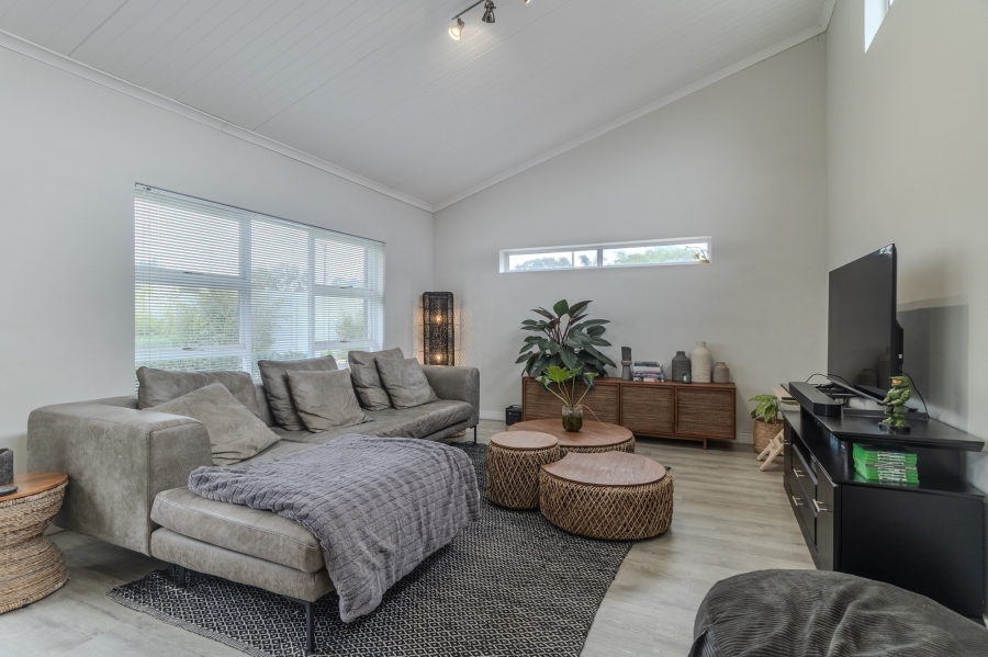 4 Bedroom Property for Sale in Schoongezicht Western Cape
